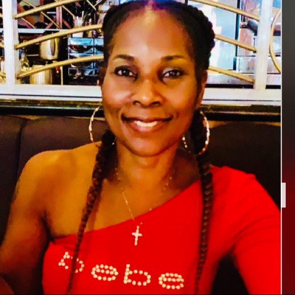 Meet your Posher, Dinah - Picture 8 of 12